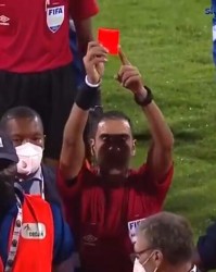  梅斯德比战火药味十足，双方冲突染红三人  