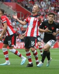  利物浦高位逼抢失效，客场不敌狼队爆冷  