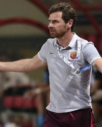  法兰克福主帅赛后批评裁判尺度  