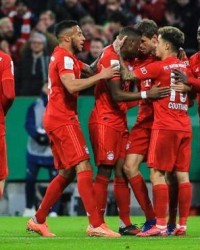  莱比锡红牛与拜仁慕尼黑争夺欧冠资格白热化  