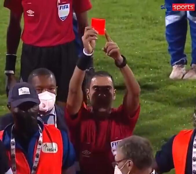  梅斯德比战火药味十足，双方冲突染红三人  