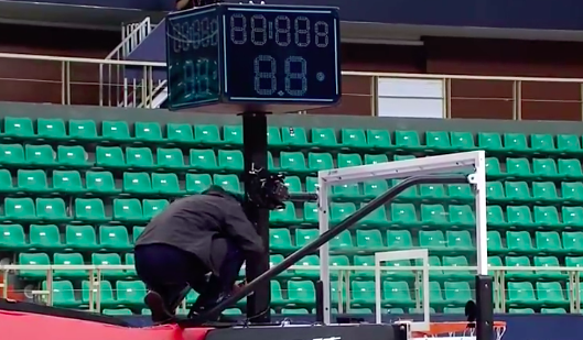  昂热主场照明故障导致比赛中断  