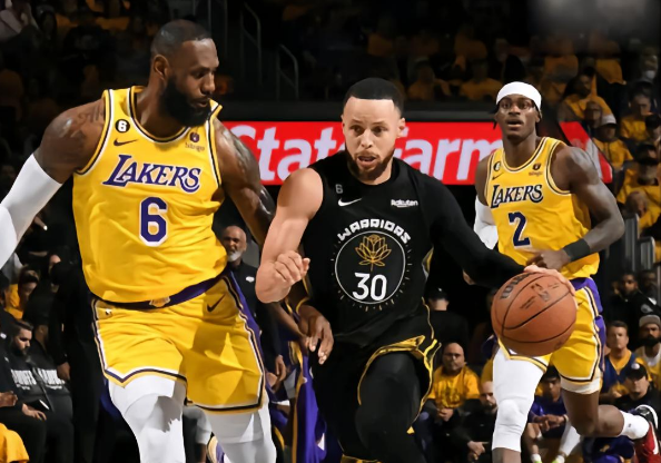  詹姆斯三双助湖人险胜勇士  